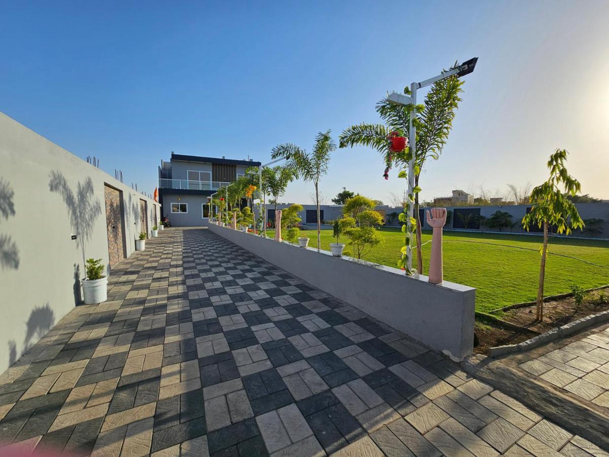فيلا Shree Ambe Farmhouse اوجاين المظهر الخارجي الصورة