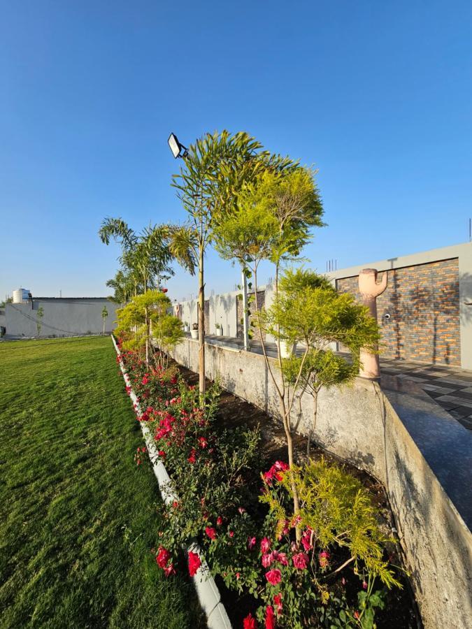 فيلا Shree Ambe Farmhouse اوجاين المظهر الخارجي الصورة
