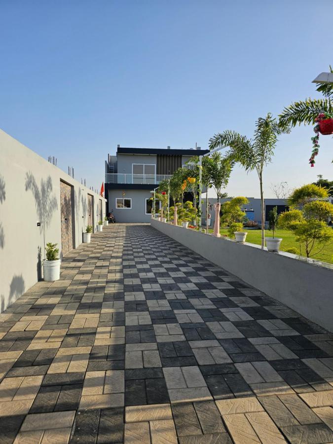 فيلا Shree Ambe Farmhouse اوجاين المظهر الخارجي الصورة