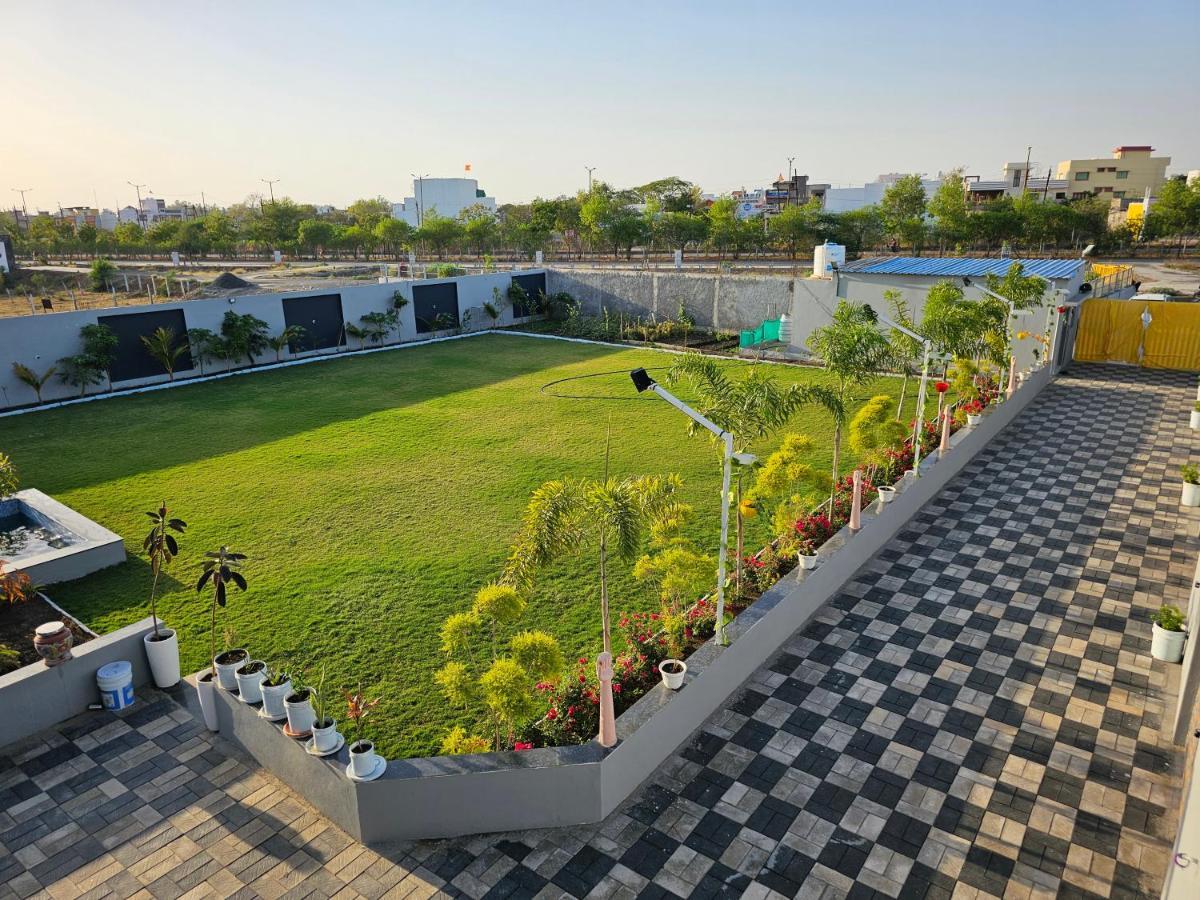 فيلا Shree Ambe Farmhouse اوجاين المظهر الخارجي الصورة
